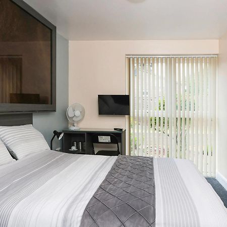 Oyo Honeycroft Lodge Uxbridge Exteriér fotografie